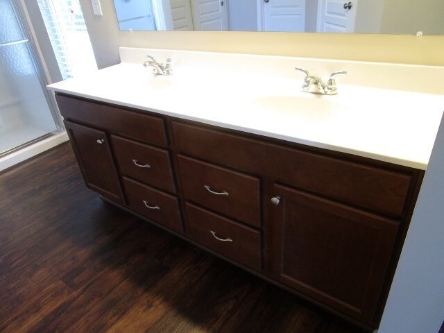 Building Photo - 804 Commerce Trl