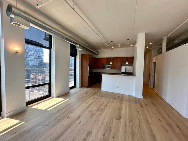 Building Photo - 740 W Fulton St