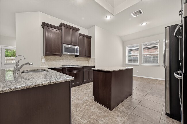 Building Photo - 24311 Piazza Dr