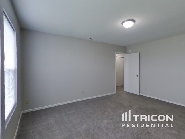Building Photo - 2604 Woodfield Blvd