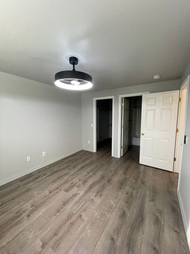 Building Photo - 1546-1548 Skyhawk Ridge