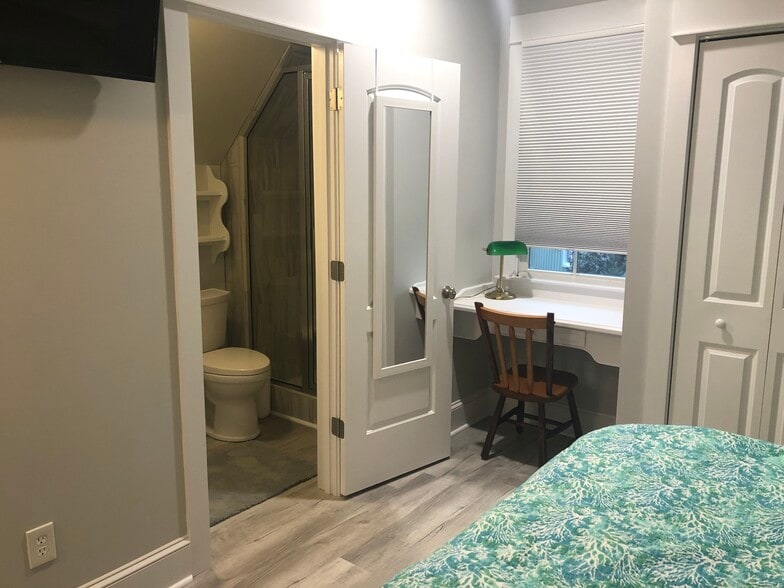 Building Photo - 1004 Breedon Ct