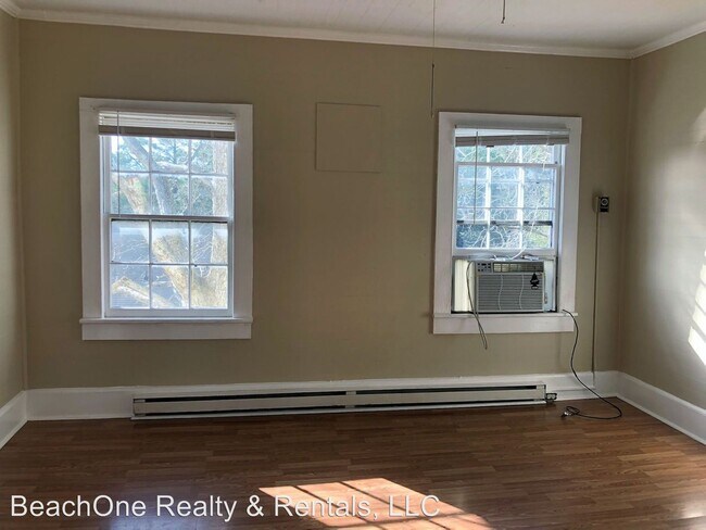 Building Photo - 665 Martin St