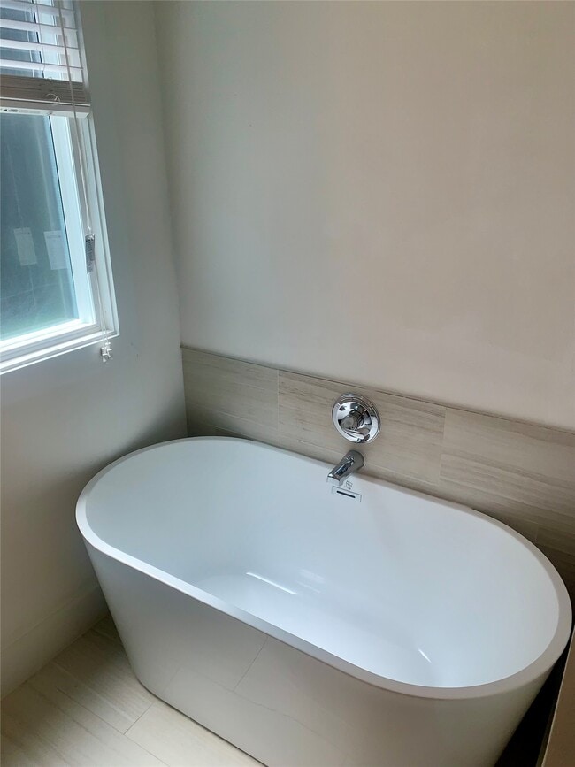 Building Photo - 10209 Las Nubes Ave