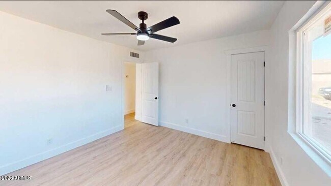 Building Photo - 2739 E Tamarisk Ave