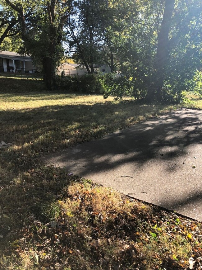 Building Photo - 3 Bedroom 1 Bath Beautifully Updated Home in Florissant, MO.