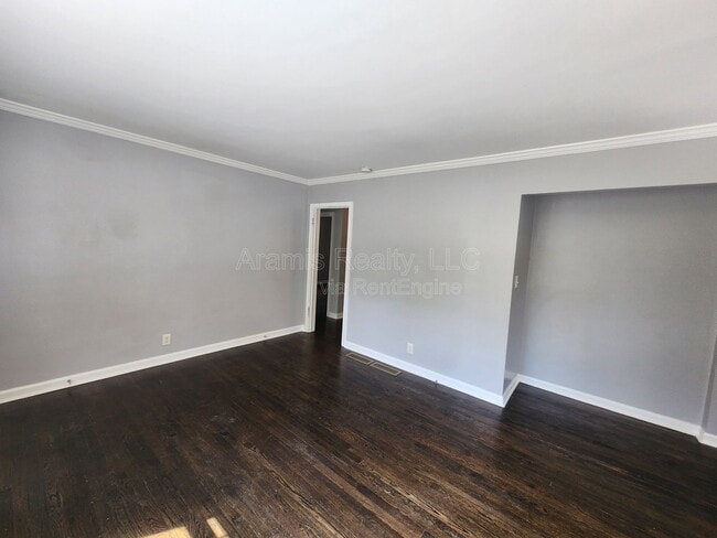 Building Photo - 120 Burbank Dr NW