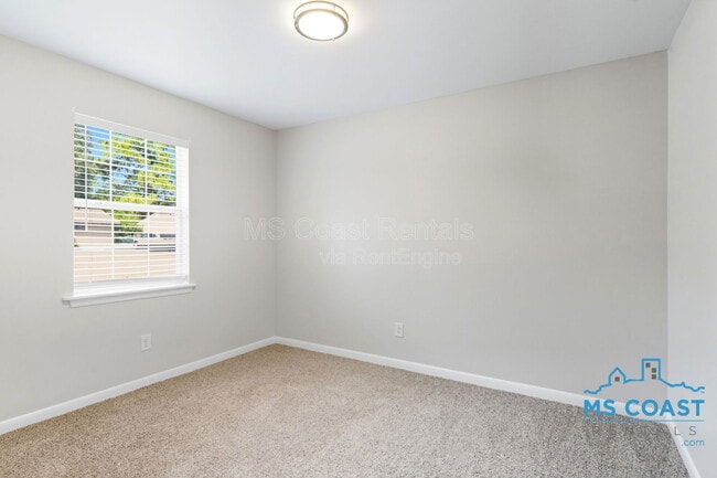 Building Photo - 472 Ginger Dr