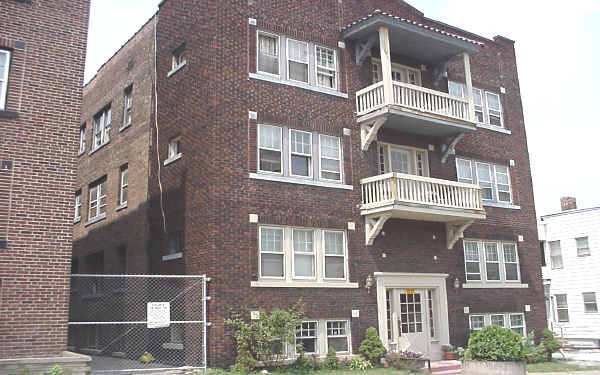 Building Photo - West Court Apartments