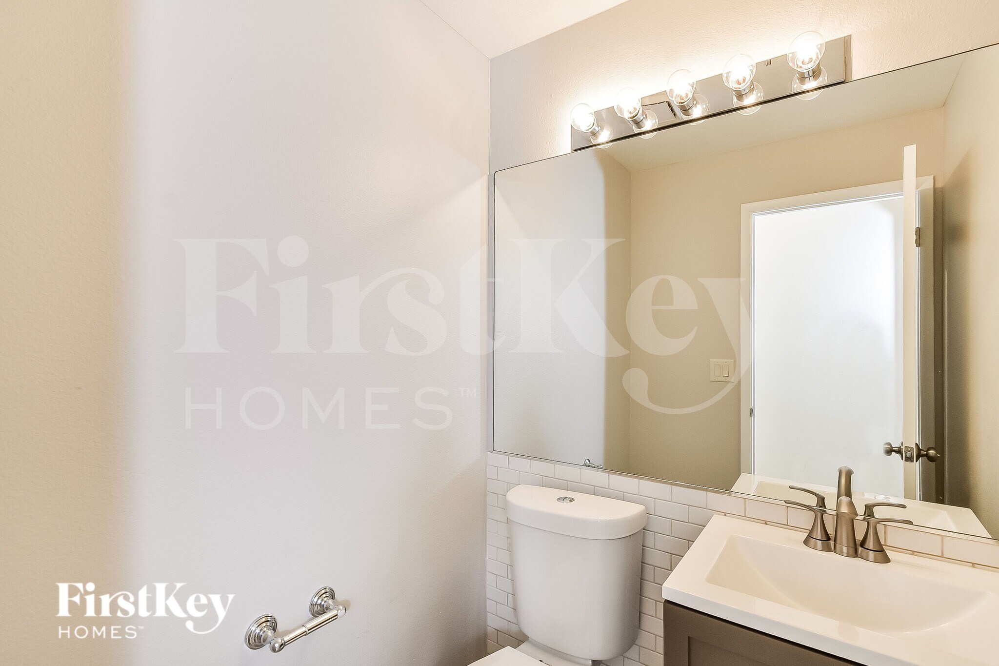 Building Photo - 2412 Silver Shadow Dr