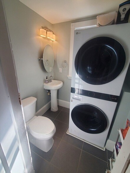 Building Photo - 14 N Munroe Terrace