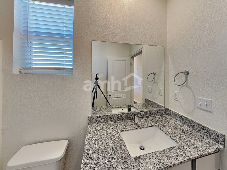 Building Photo - 2726 Wolfcreek