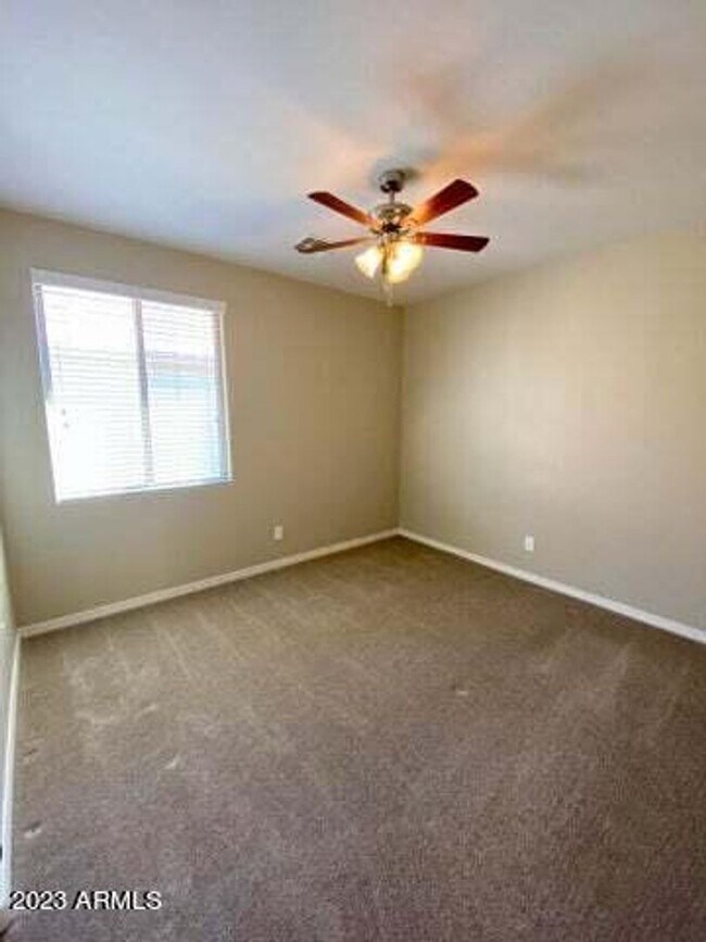 Building Photo - Single Level 4 bedroom, 2 bath home available in Skyline Ranch