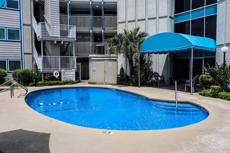 Building Photo - 5008 Gulf Blvd