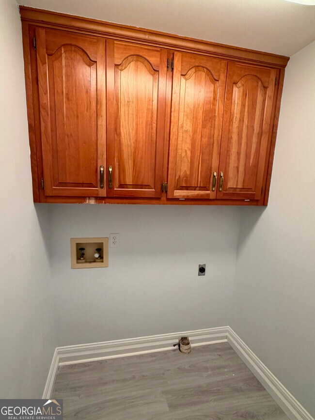 Building Photo - 292 Alexanders Ct