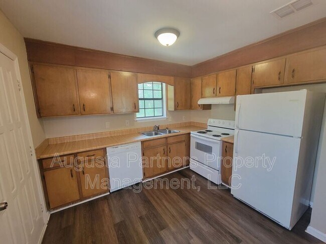 Building Photo - ~103 Blue Ct