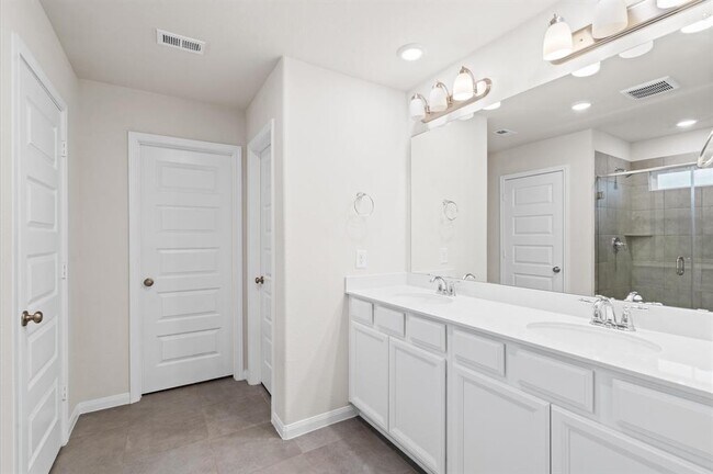 Building Photo - 7051 Silverleaf Oak St