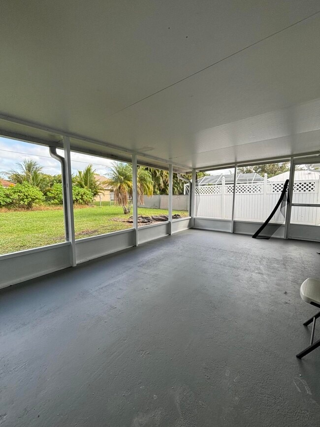 Building Photo - 2109 SE Trillo St