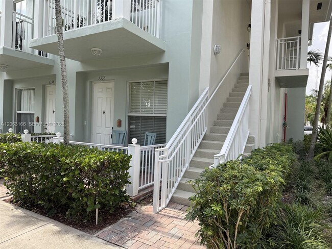 Building Photo - 1333 SW 4th Ct
