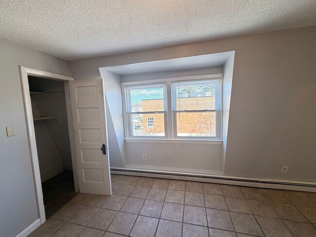 Building Photo - 682 Beech St