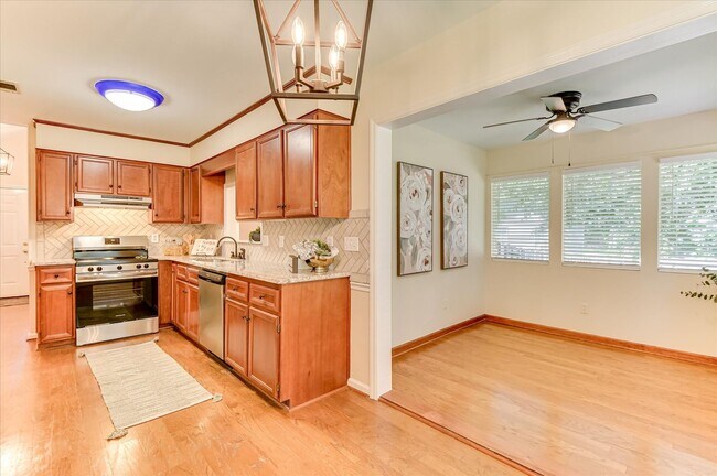 Building Photo - 4655 Wellington Ct