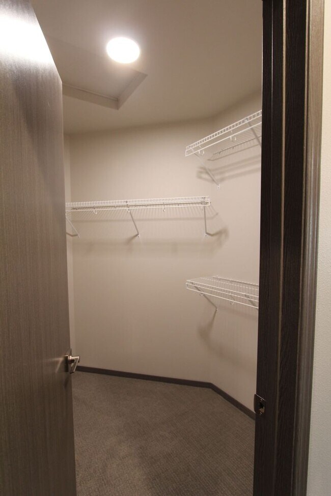 Building Photo - Modern design 3-bed, 2.5 bath duplex avail...