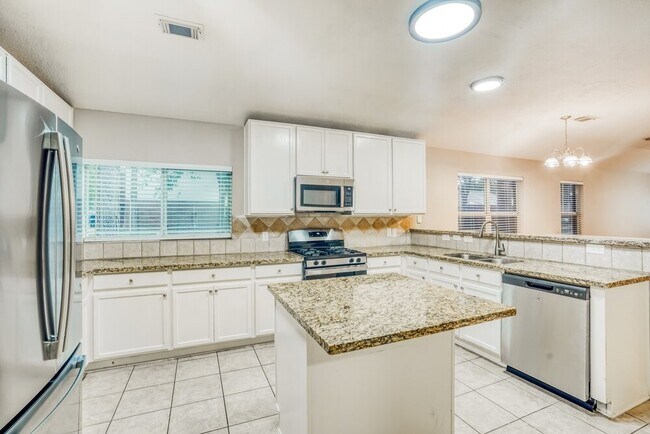 Building Photo - 10403 Falling River Dr