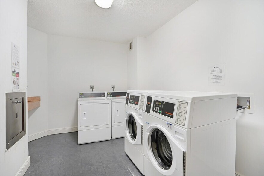 Building Photo - 9 Seacrest Pkwy