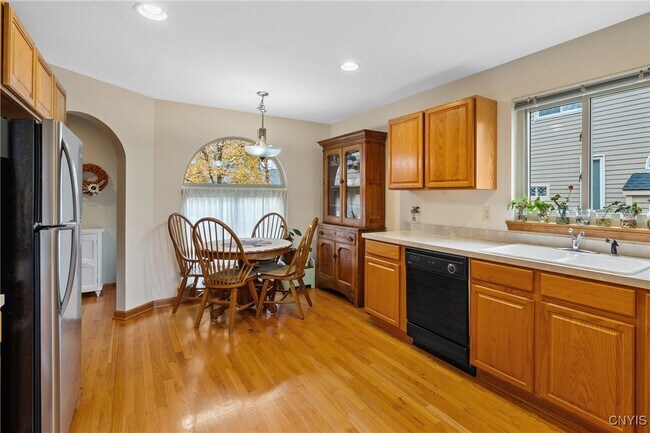 Building Photo - 8614 Wrenwood Cir