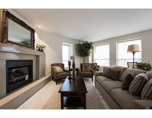 Building Photo - 755 Boylston St