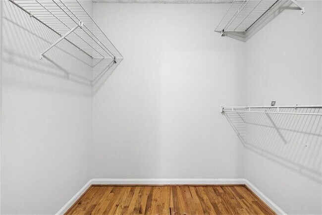 Building Photo - 1055 Autumn Crest Ct