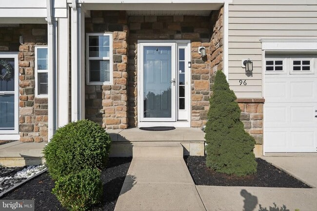Primary Photo - 96 Eagleview Terrace