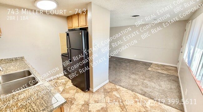 Building Photo - 743 Miller Ct