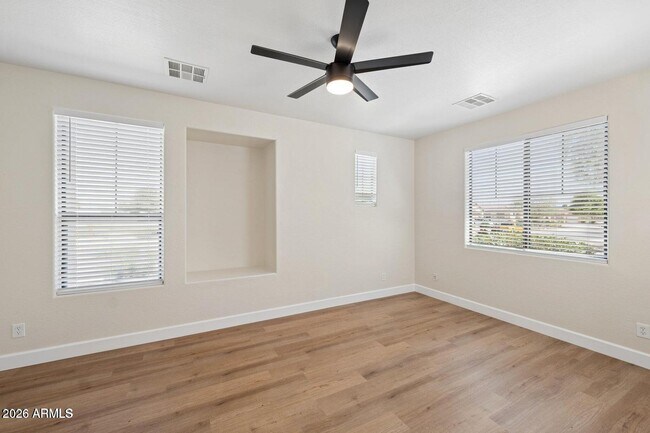 Building Photo - 16195 W Glenrosa Ave