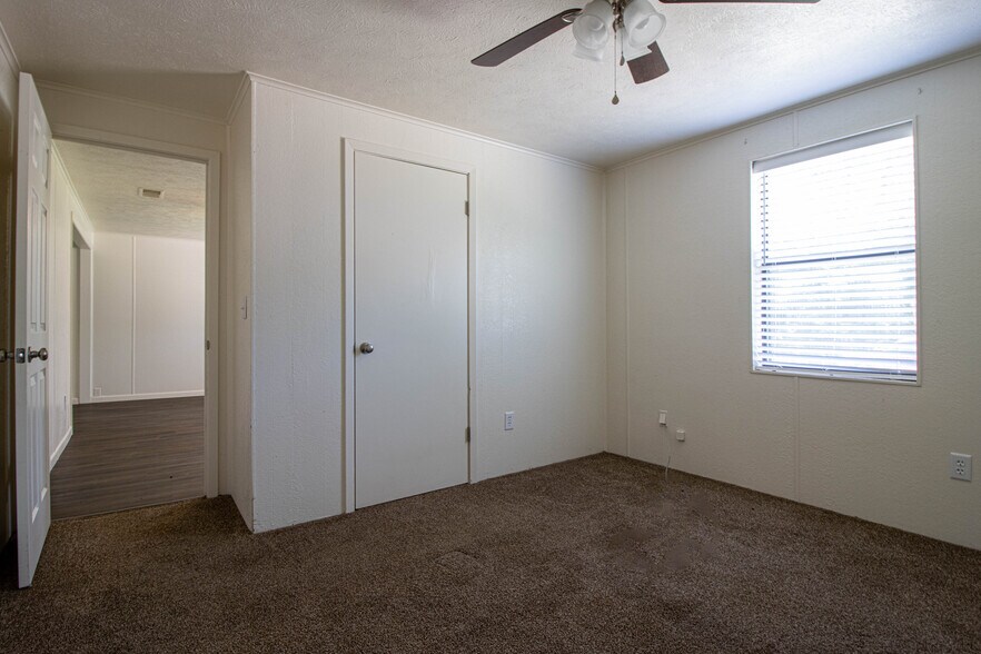 Building Photo - 8123 Sanderson Ln