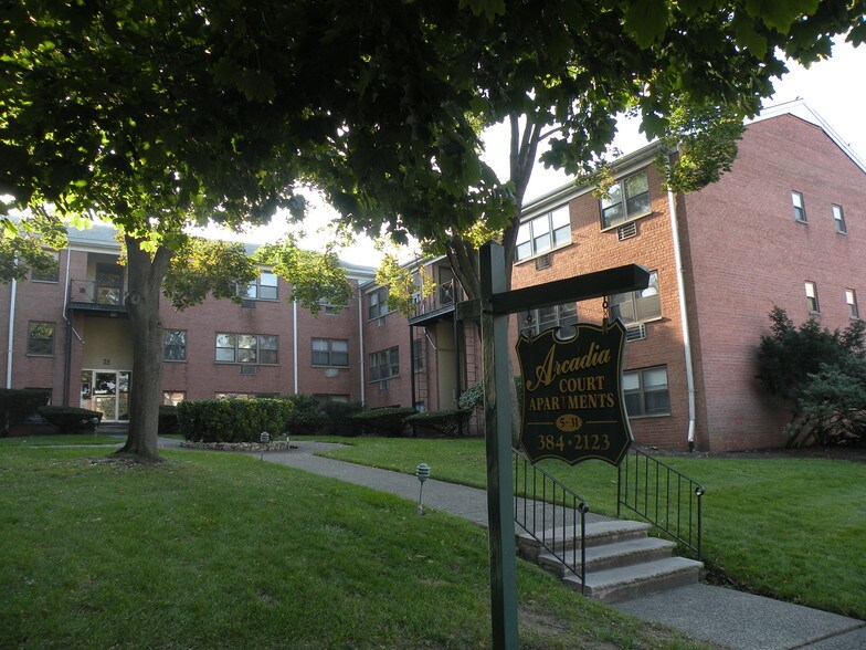 Arcadia Apartments Hackensack, NJ Apartment Finder