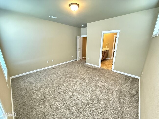 Building Photo - Modern 3-Bed Moxee Home with Huge Fenced Yard & Covered Patio