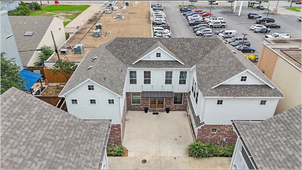 Building Photo - 1005 Cavour Pl