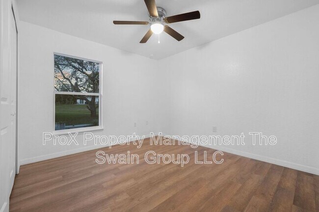 Building Photo - 25 Inconnu Dr