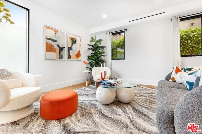 Building Photo - 6201 Lindenhurst Ave