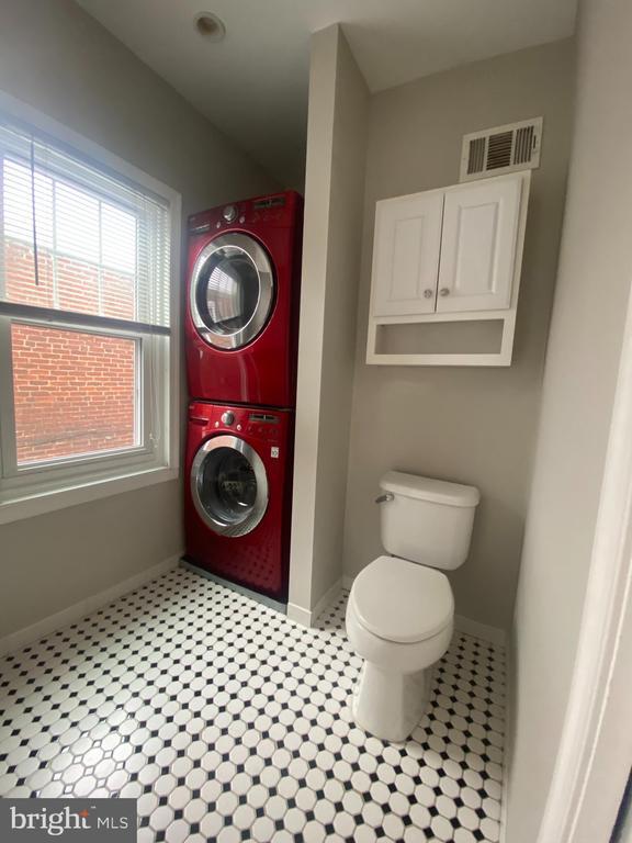 Building Photo - 140 Walnut Ave