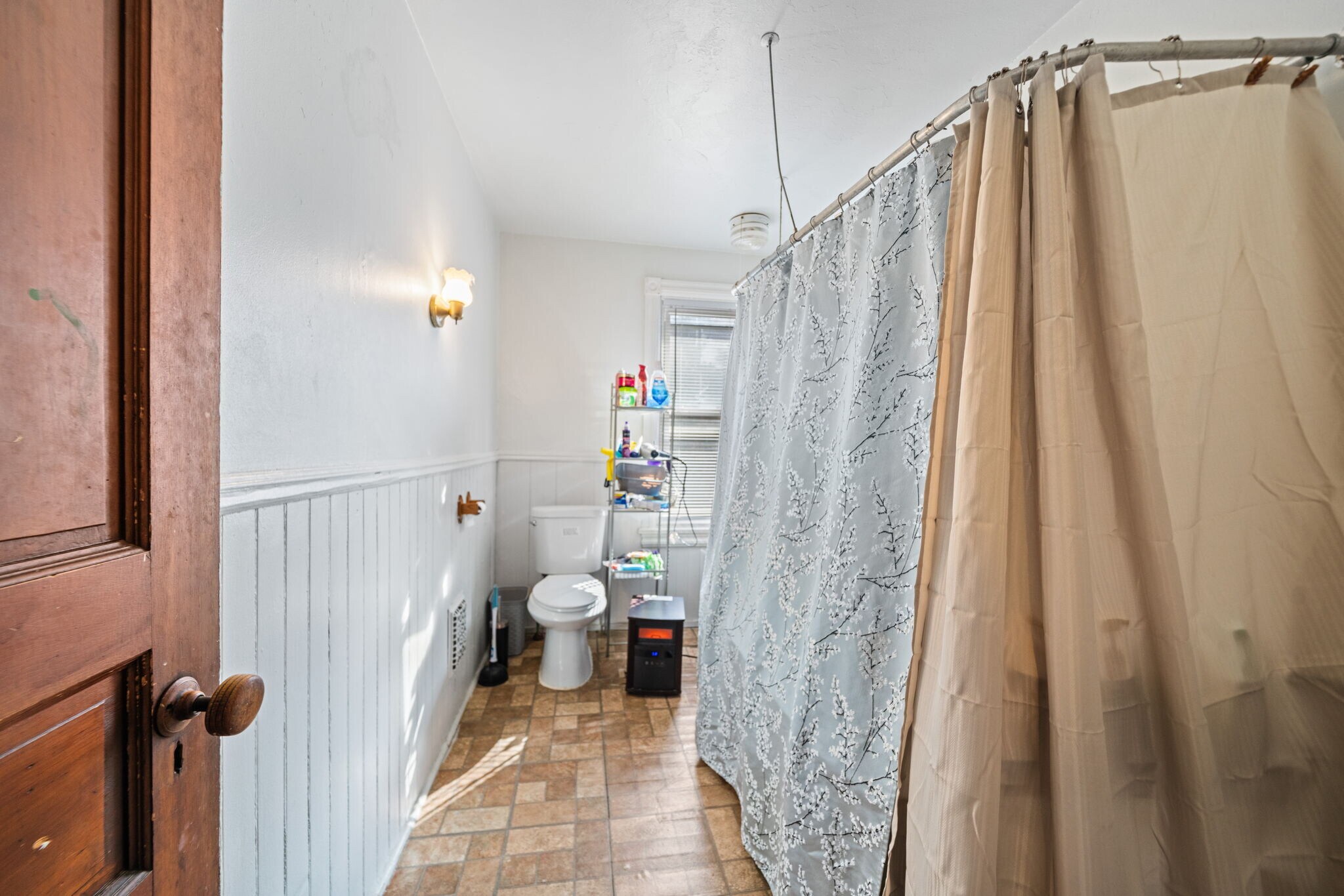 Building Photo - 74 S 6th Ave