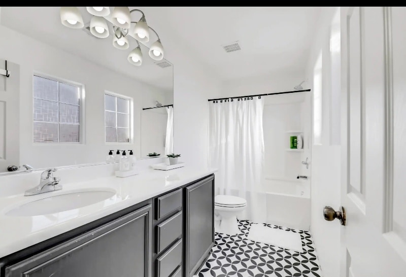 Building Photo - 30 Dovewood Ave