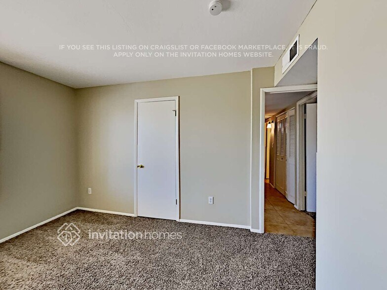 Building Photo - 3462 E Shaw Butte Dr