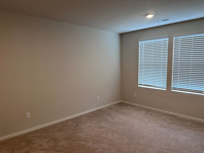 Building Photo - Charming 4 bdrm 2.5 ba in Vancouver, WA