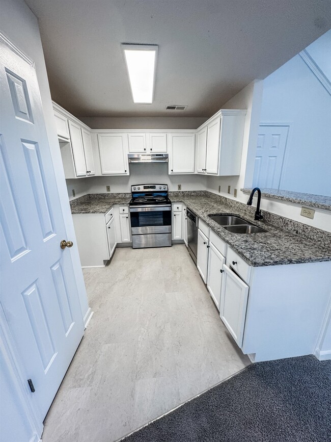 Building Photo - 7047 S Estacada Way