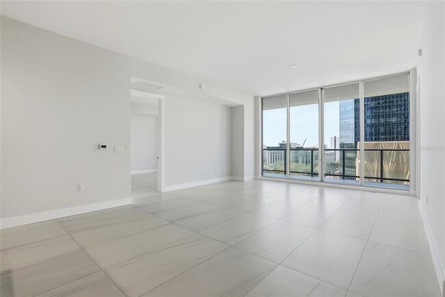 Building Photo - 275 1st Ave S