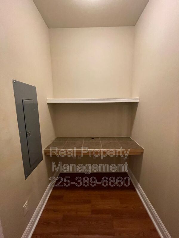 Building Photo - 809 Summer Breeze Dr