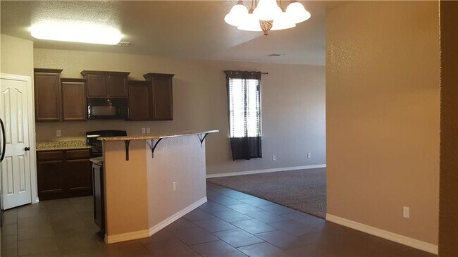 Building Photo - 14328 S Cave Ave