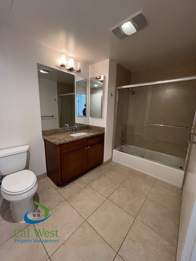 Building Photo - $2695-7th Floor 1 Bd/1 Ba Executive Condo in Beautiful Luxury Complex/City Heights